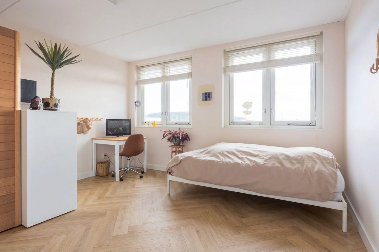 Slaapkamer met gewit visgraat, gevisualiseerd
